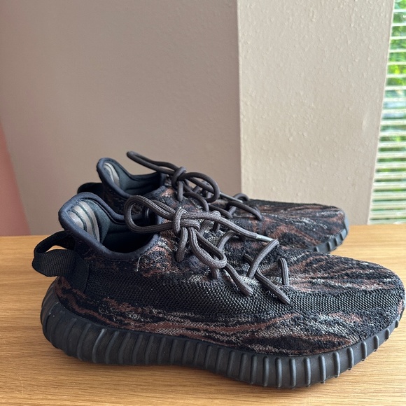 Yeezy Boost 350 V2 MX Rock - Picture 1 of 7